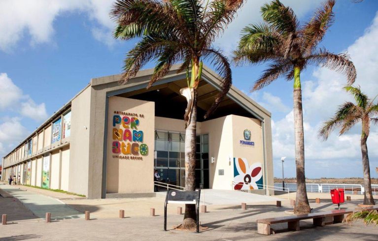 12017421_770573079714415_888457613945604891_o.feather_light_screen